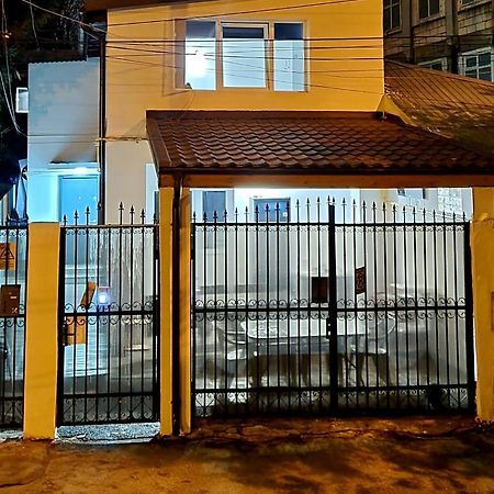 Hostel Monument ブカレスト エクステリア 写真