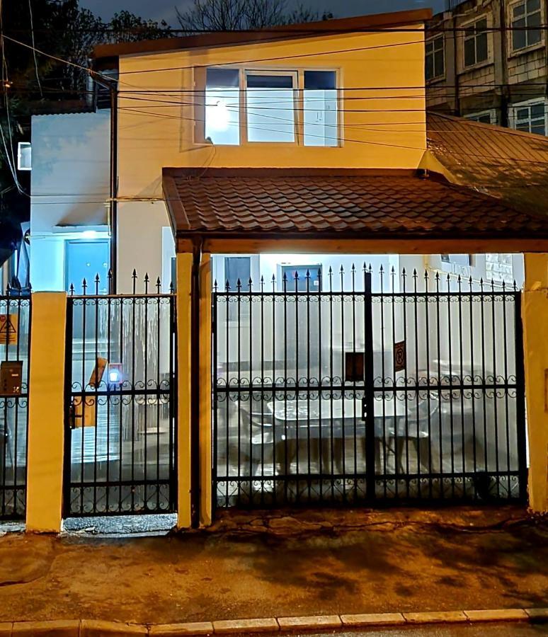Hostel Monument ブカレスト エクステリア 写真